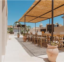 3 bedroom villa with heated pool in Noto, sleeps 6